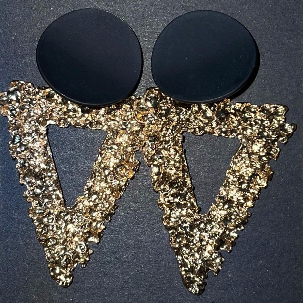 Black/gold earrings